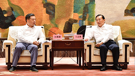 yp街机之家汪林朋董事长情系家乡，以现尝试动助力湖北疫后经济沉建