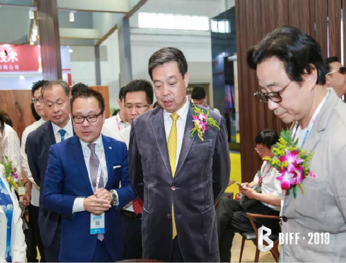 20190625144411_0v5fnnjhul