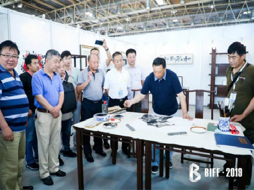 20190625165127_l5t48duf6w