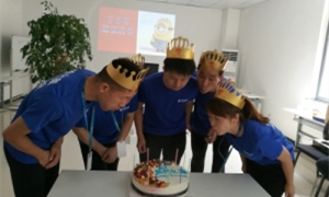 浓情家文化，恩典暖人心&mdash;&mdash;中岳店进行第三季度员工生日会